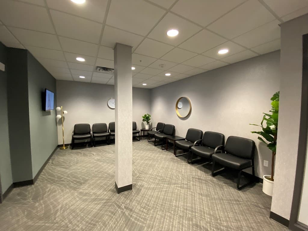 iSpine Clinics photo 1