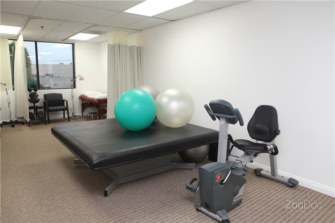 California Headache & Pain Center: Chonghao Zhao, MD and Bu Kum Kim, L.Ac photo 1