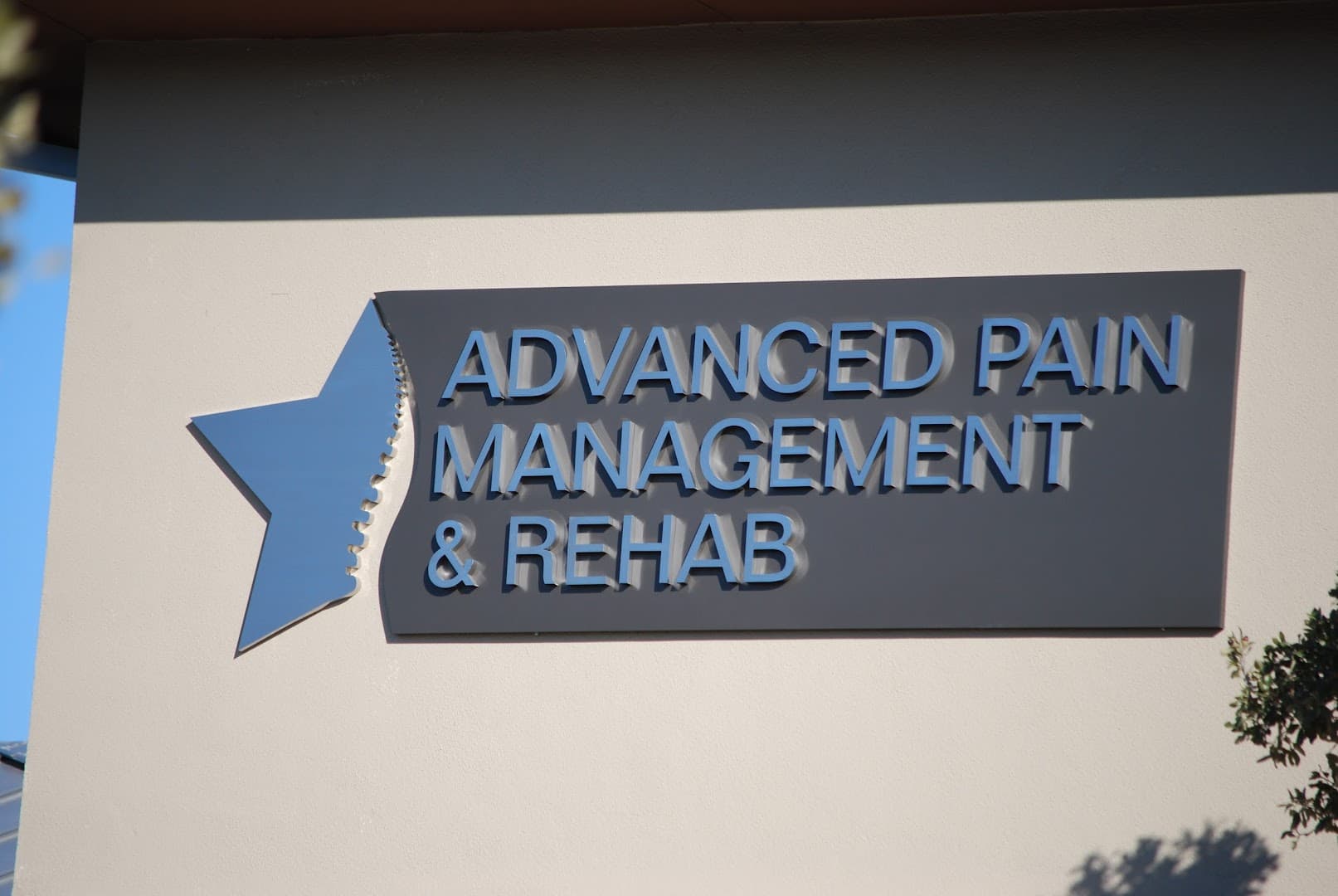 Advanced Pain Management & Rehab - Stephen W. Dinger, D.O. photo 2