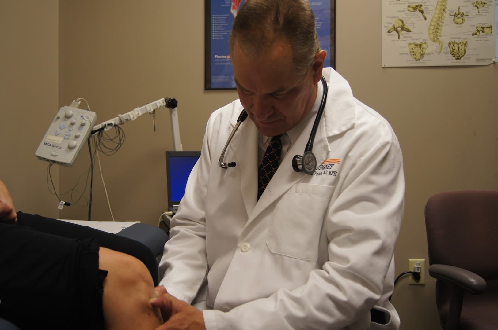 Dr. Elmer Pinzon- University Spine & Sports Specialists, PLLC photo 4