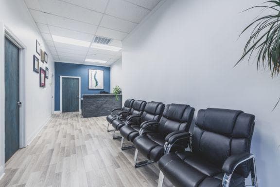 Dr. Athanasios Manole